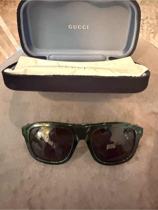 Gucci Authentic Green Transparent Frame Sunglasses with Dark Lenses NWT main image 6